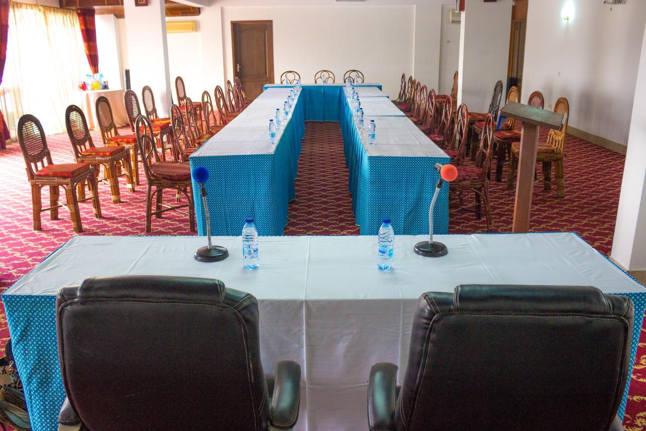 Hotel Azur Yaoundé Esterno foto