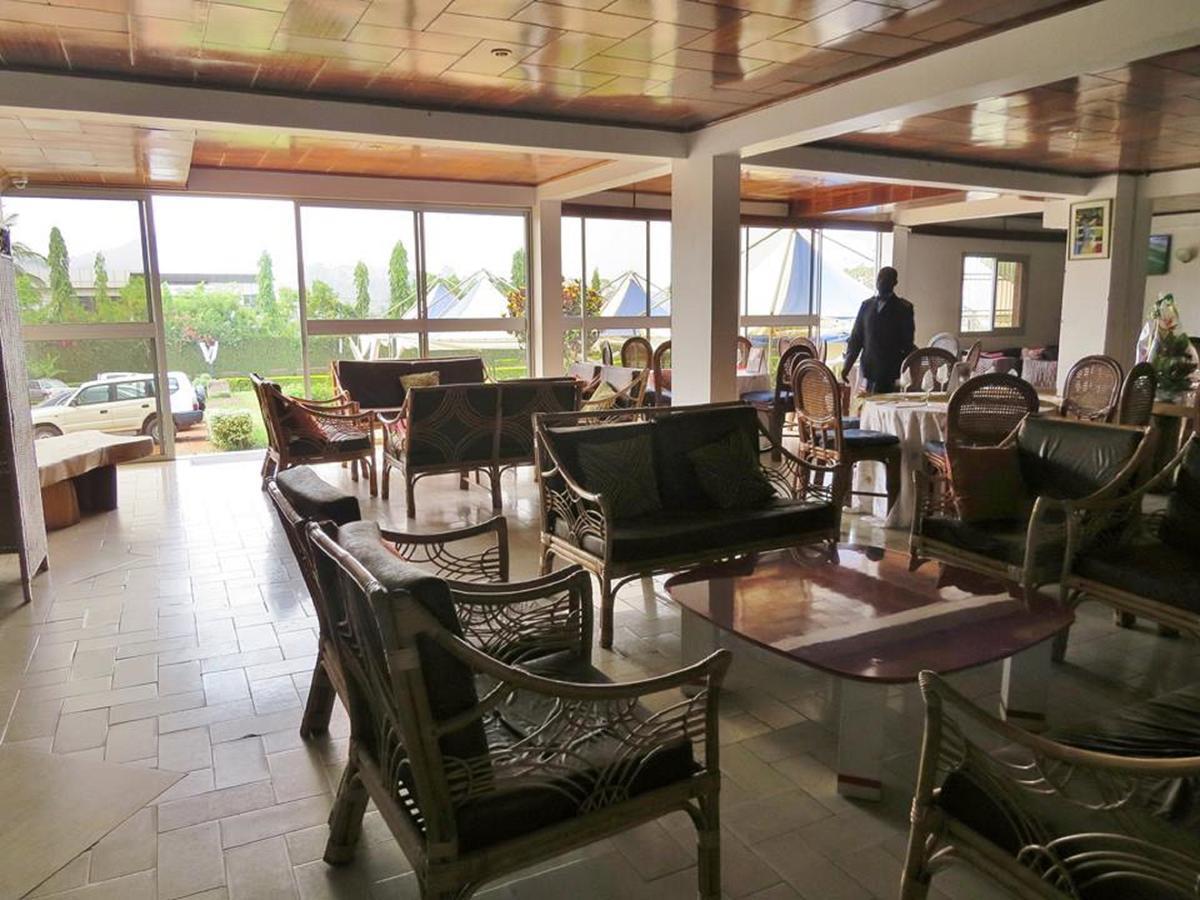 Hotel Azur Yaoundé Esterno foto