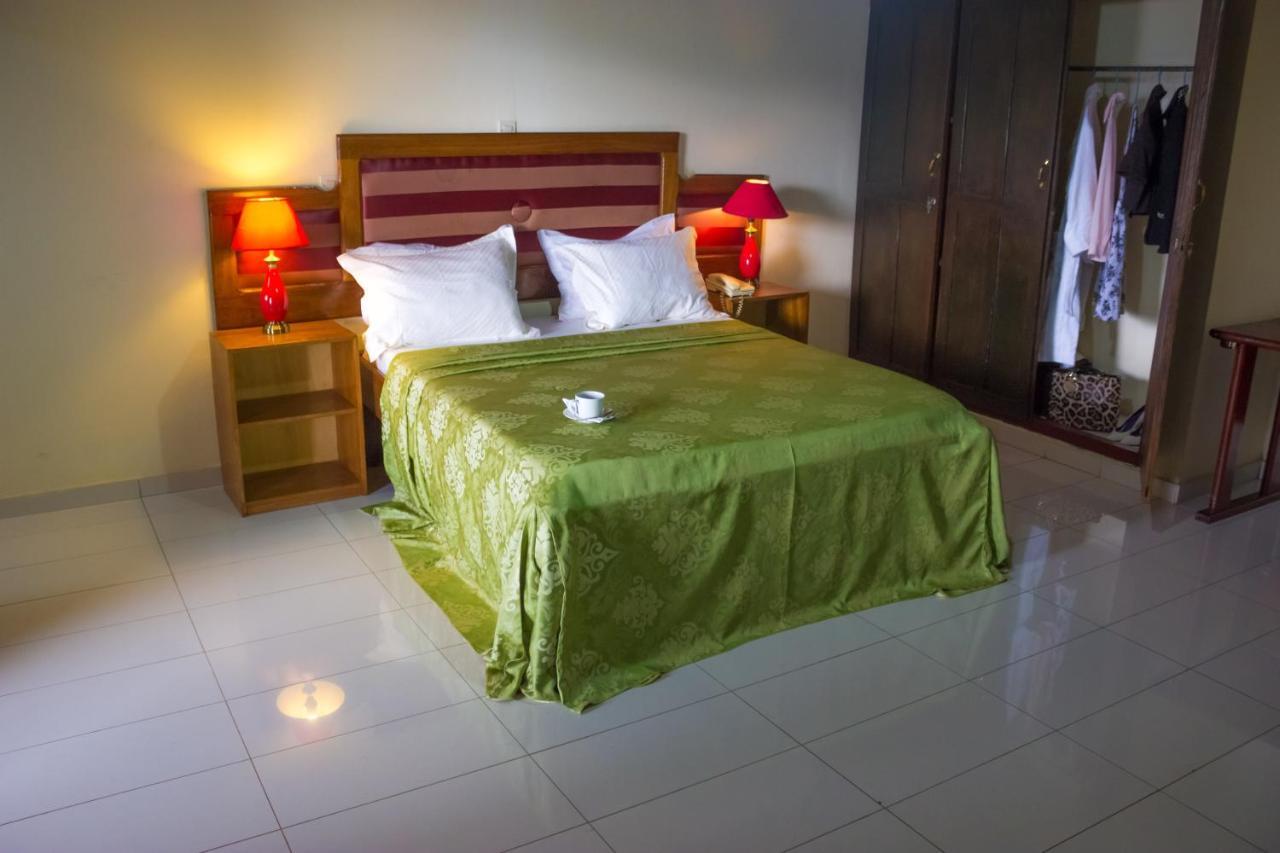 Hotel Azur Yaoundé Esterno foto
