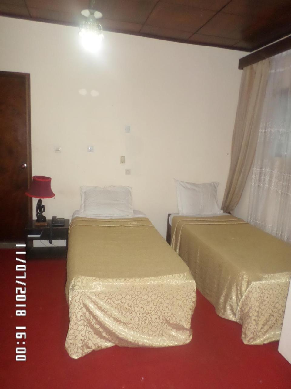 Hotel Azur Yaoundé Esterno foto