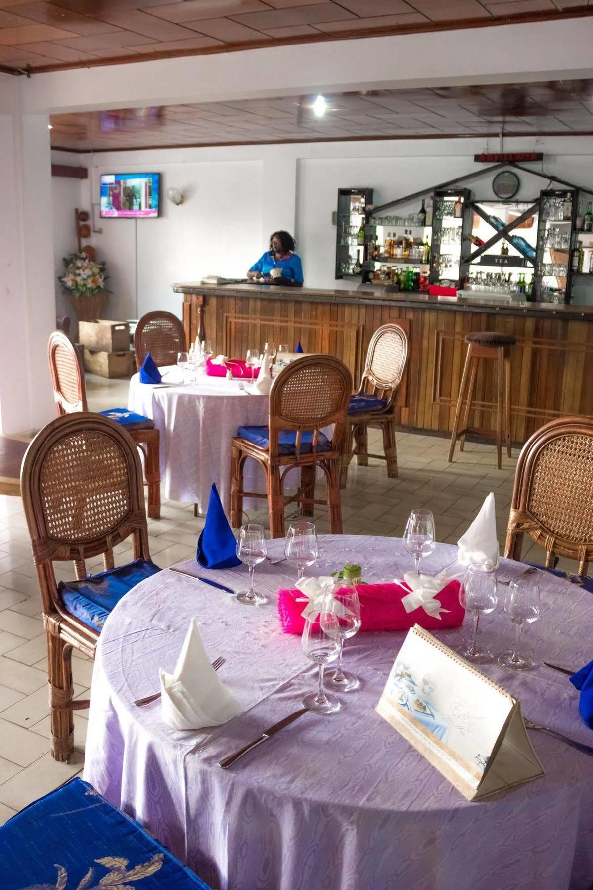 Hotel Azur Yaoundé Esterno foto
