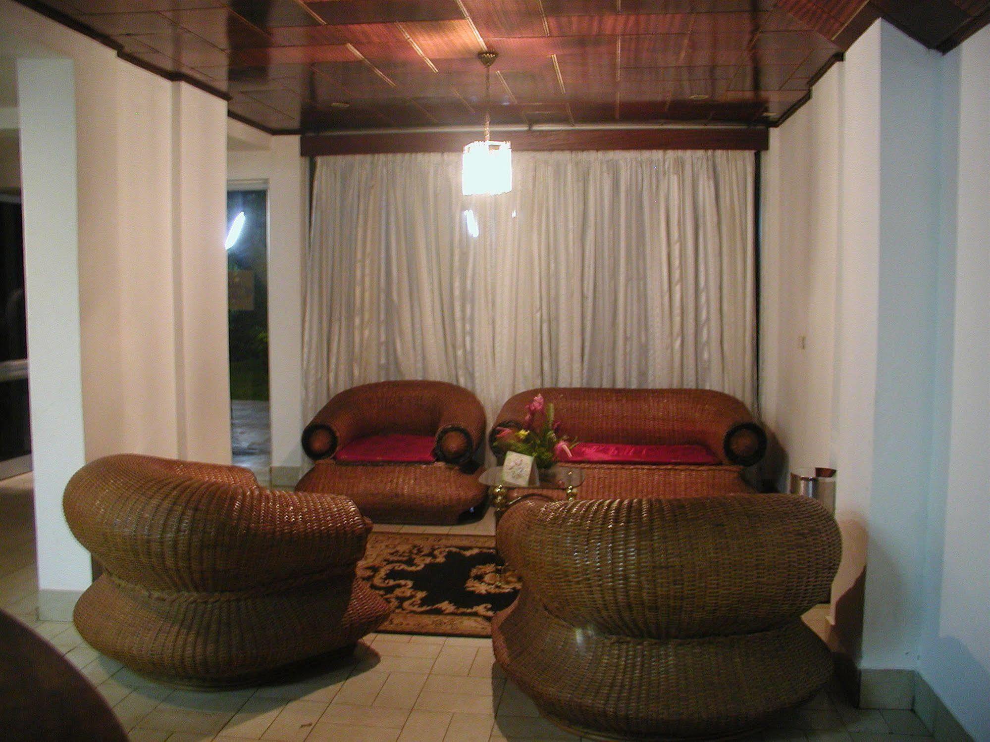 Hotel Azur Yaoundé Esterno foto
