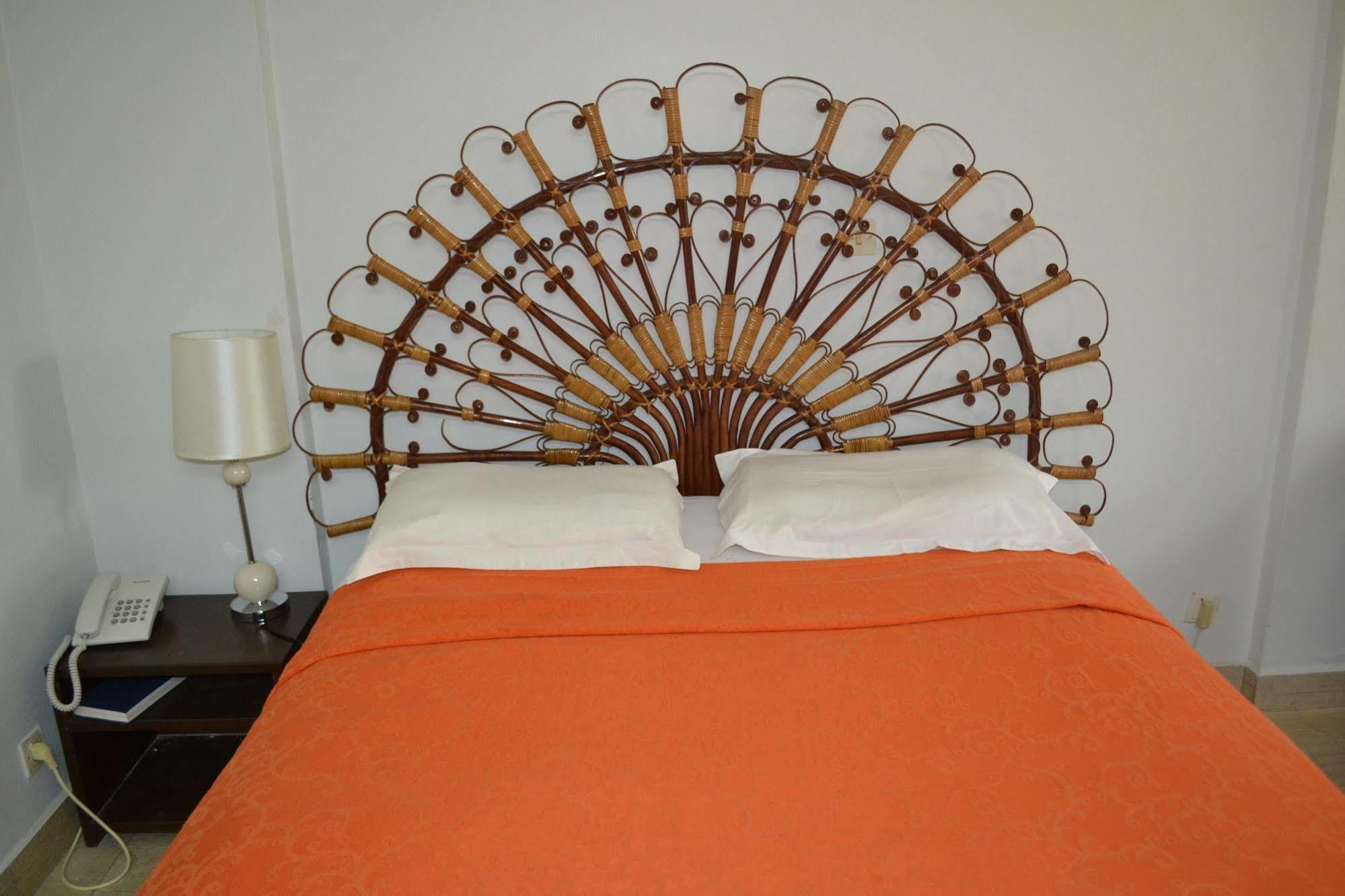 Hotel Azur Yaoundé Esterno foto