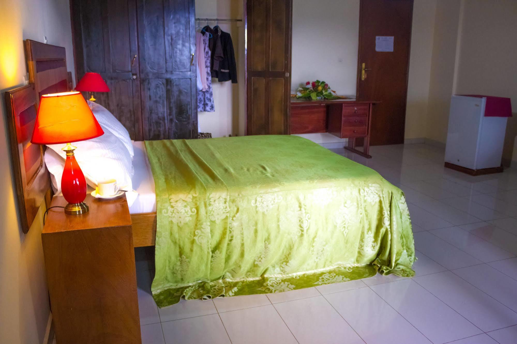 Hotel Azur Yaoundé Esterno foto